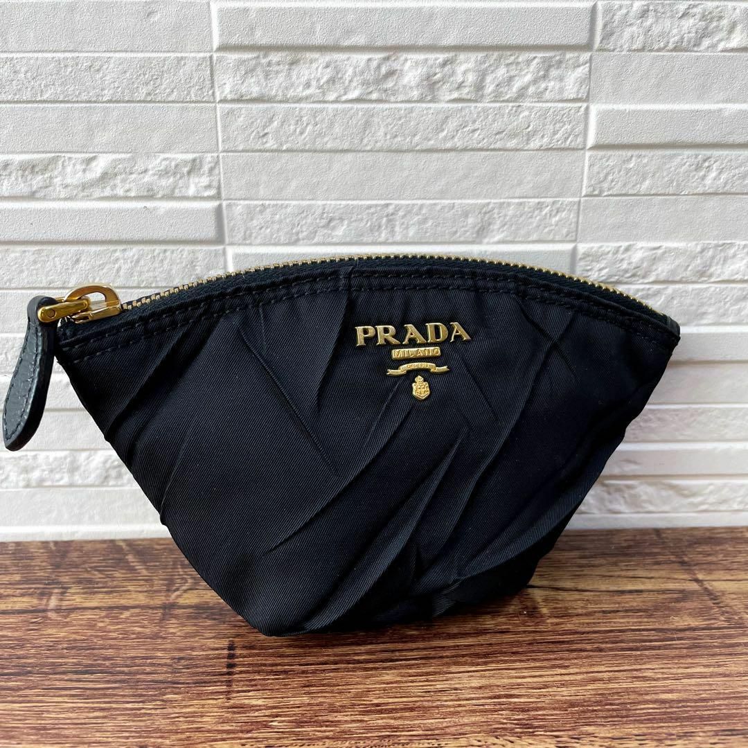 PRADA(プラダ)の良品 プラダ PRADA ロゴ ナイロン ミニ ポーチ ゴールド金具 ブラック その他のその他(その他)の商品写真