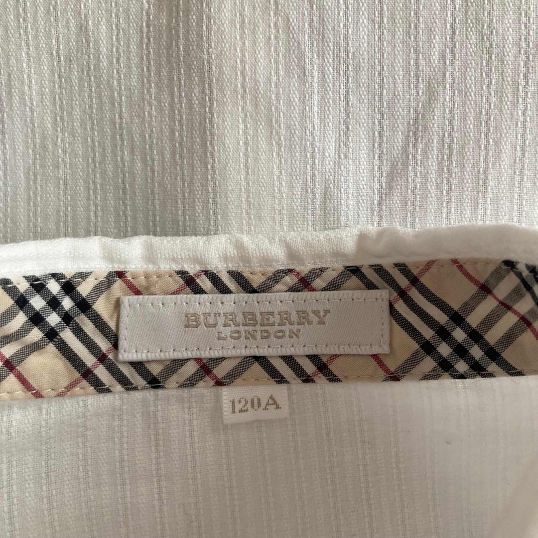 BURBERRY(バーバリー)のBURBERRY  バーバリー フリル付き 白ブラウス 袖リボン 120cm キッズ/ベビー/マタニティのキッズ服女の子用(90cm~)(ブラウス)の商品写真