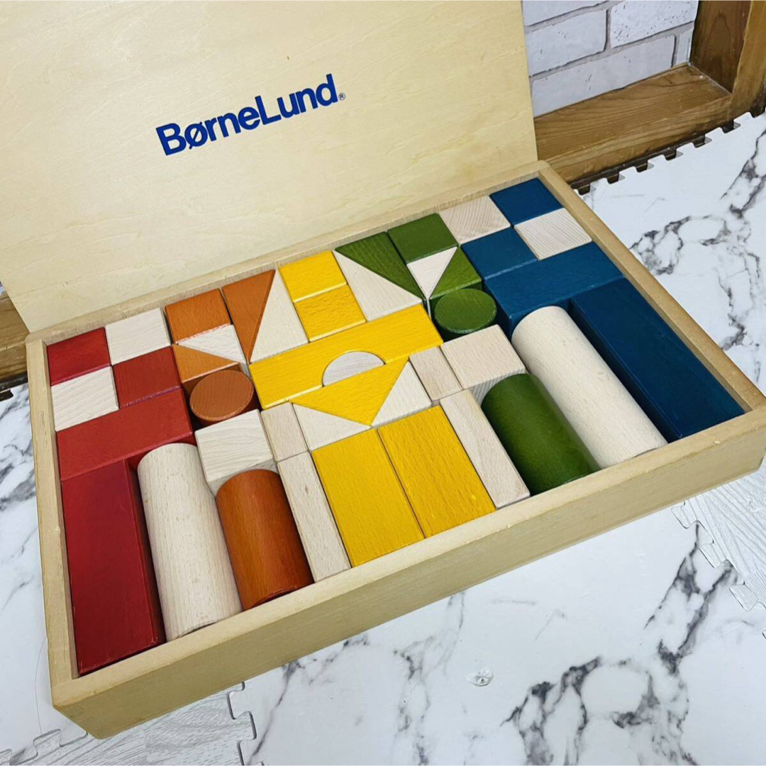 BorneLund(ボーネルンド)の使用2ヶ月 超美品 ボーネルンド オリジナル積み木 M カラフル 知育玩具 キッズ/ベビー/マタニティのおもちゃ(積み木/ブロック)の商品写真