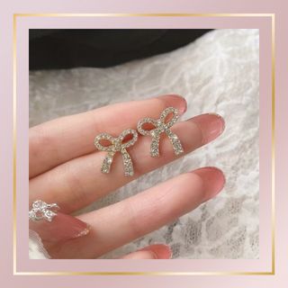 【GW SALE】 ピアス リボン シンプル レディース オシャレ (ピアス)