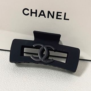 CHANEL - シャネル A08682Y02019 シルバー 97P レディース バの通販 by CHANEL - シャネル A08682Y02019 シルバー 97P レディース バの通販 by
