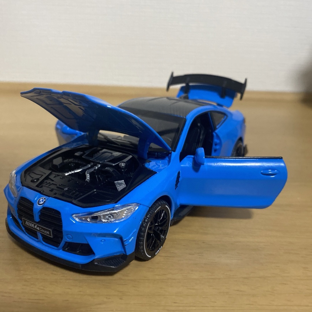 1:32  BMW M4 ミニカー　　青 エンタメ/ホビーのおもちゃ/ぬいぐるみ(ミニカー)の商品写真