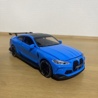 1:32  BMW M4 ミニカー　　青(ミニカー)
