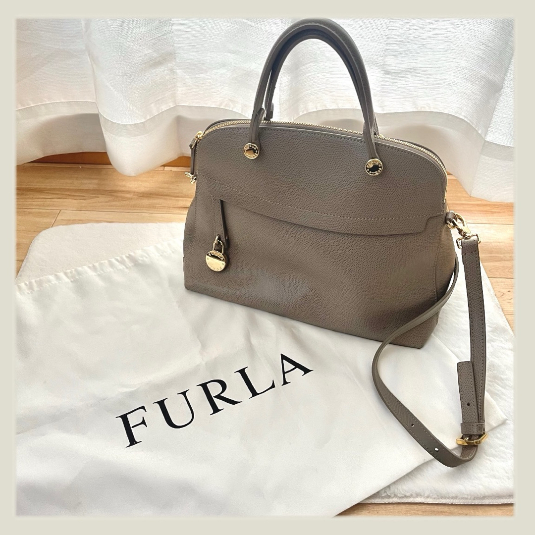 Furla(フルラ)のFURLA ハイパー パイパー ハンドバッグ ショルダーバッグ フルラ Mサイズ レディースのバッグ(トートバッグ)の商品写真