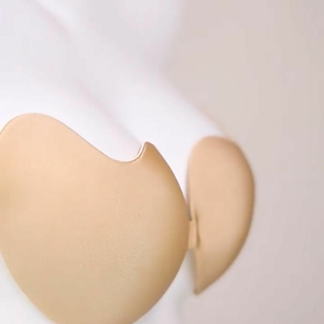 ヌーブラ A ベージュ 盛れる マンゴーカップ 薄型 シームレス  ブラジャー レディースの下着/アンダーウェア(ヌーブラ)の商品写真