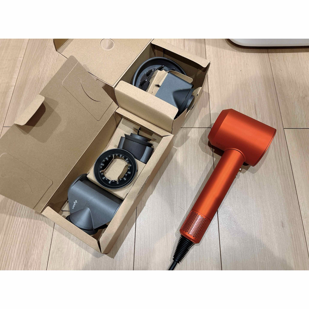 Dyson(ダイソン)の【特別カラー・新品】Dyson ヘアドライヤー HD08 トパーズオレンジ スマホ/家電/カメラの美容/健康(ドライヤー)の商品写真