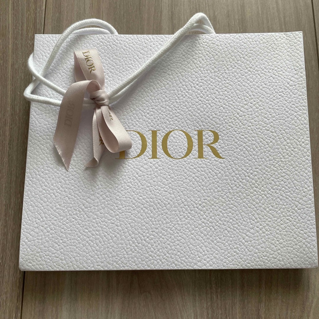 Dior(ディオール)のショッパー　Diorショップ袋　リボン付き レディースのバッグ(ショップ袋)の商品写真