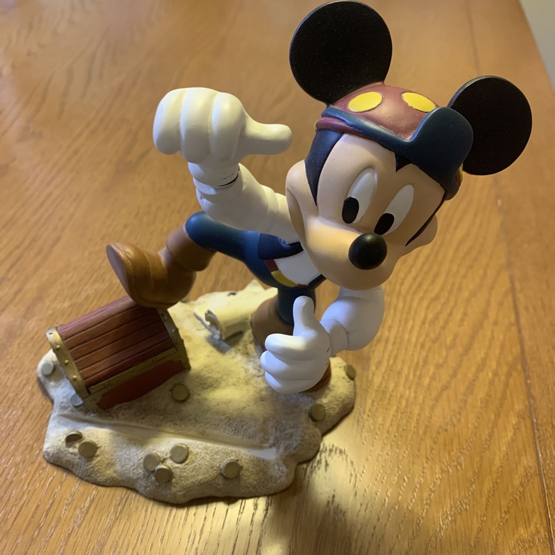ミッキーマウス　置き物 エンタメ/ホビーのおもちゃ/ぬいぐるみ(キャラクターグッズ)の商品写真
