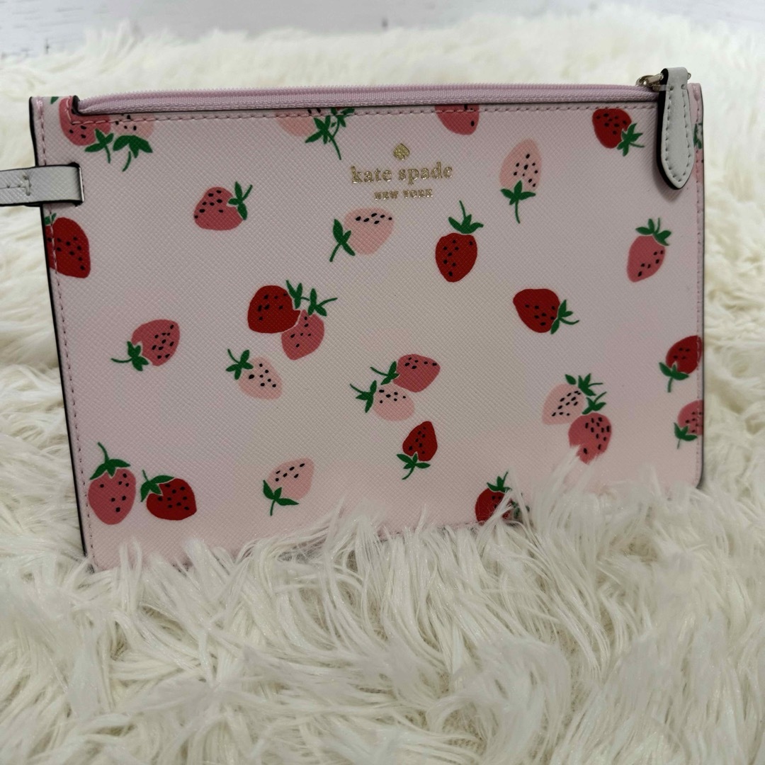 kate spade new york(ケイトスペードニューヨーク)のKATE SPADE  ケイトスペード　ポーチ　イチゴ　いちご　レザー　美品 レディースのファッション小物(ポーチ)の商品写真