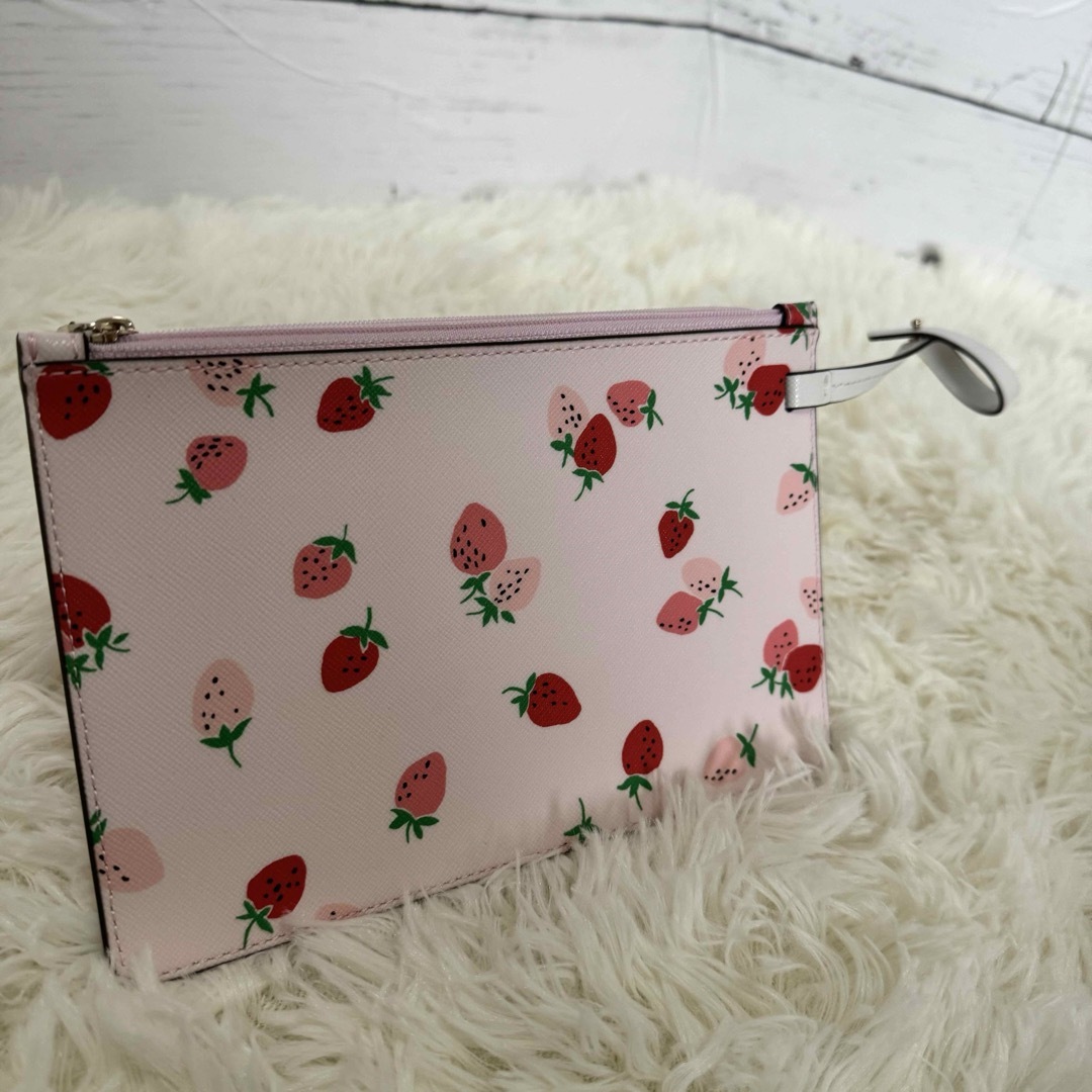 kate spade new york(ケイトスペードニューヨーク)のKATE SPADE  ケイトスペード　ポーチ　イチゴ　いちご　レザー　美品 レディースのファッション小物(ポーチ)の商品写真