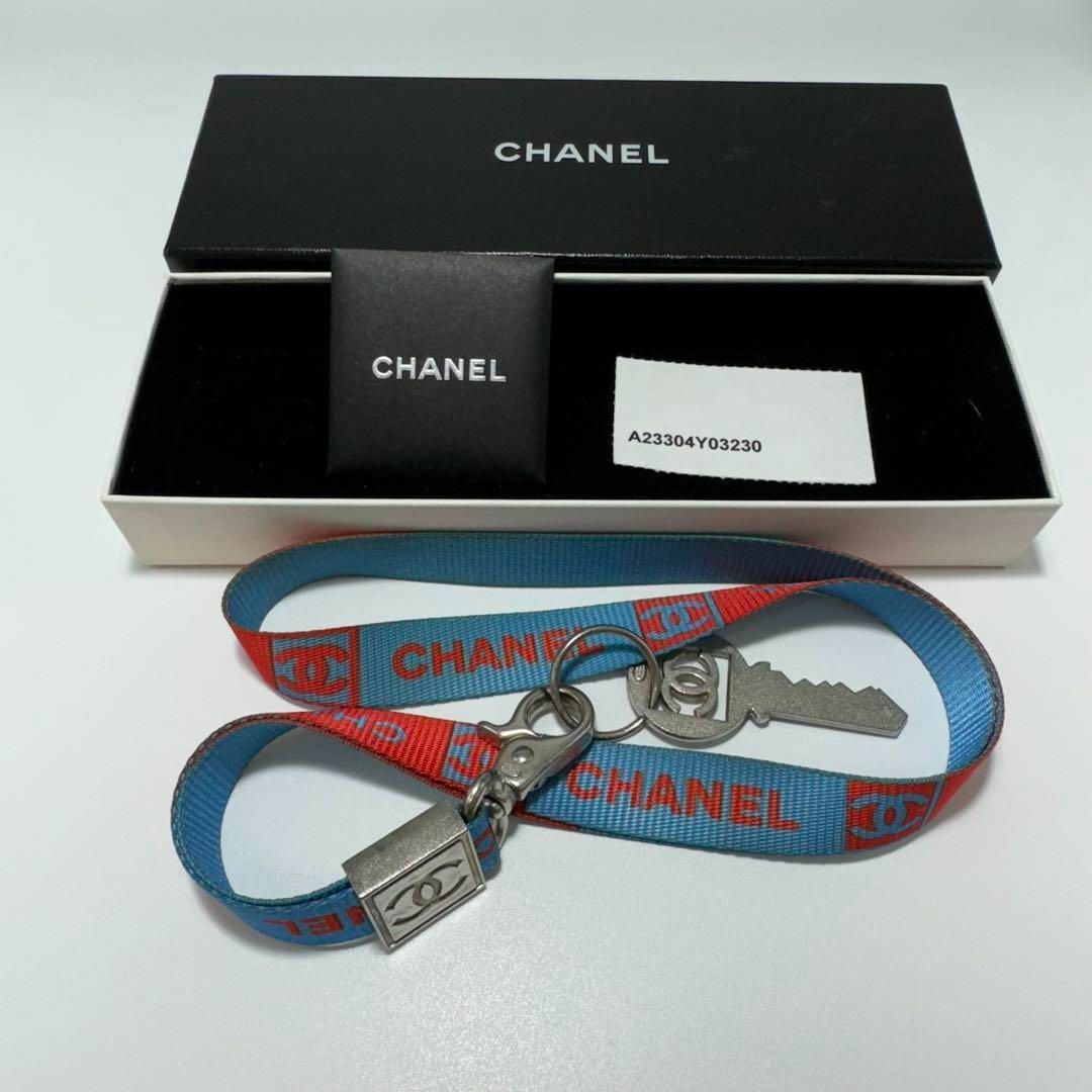 CHANEL(シャネル)の専用CHANEL スポーツ　ストラップ　鍵　ネックレス　02S ココマーク レディースのアクセサリー(ネックレス)の商品写真