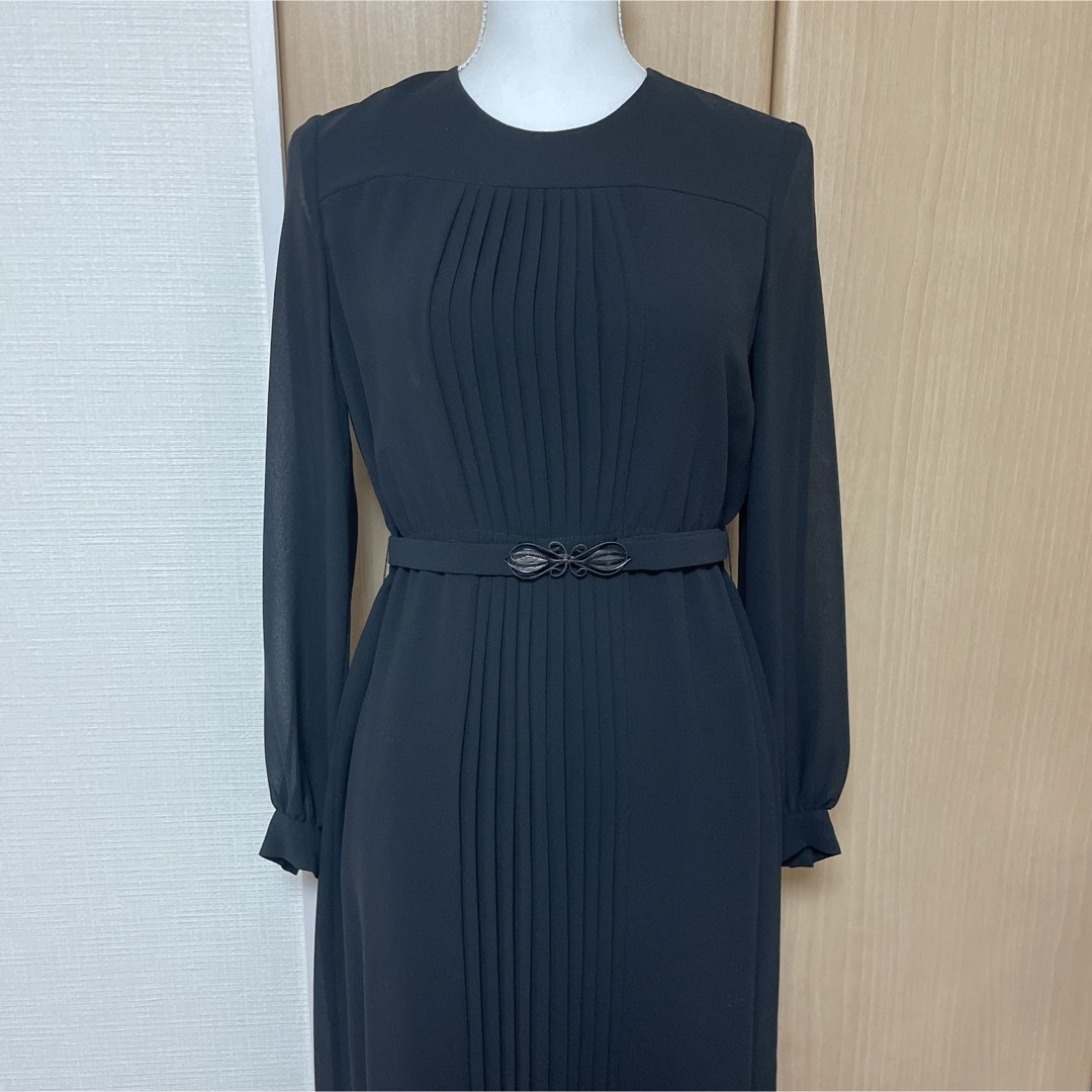 SOIR(ソワール)の東京ソワール　夏用ブラックフォーマルワンピース　7号 レディースのフォーマル/ドレス(礼服/喪服)の商品写真