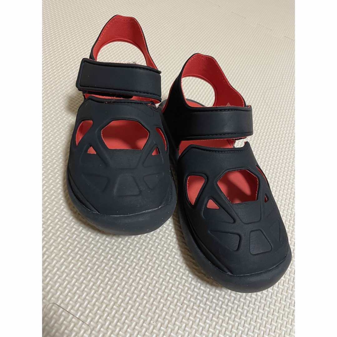 adidas(アディダス)のadidas キッズ　サンダル　21センチ キッズ/ベビー/マタニティのキッズ靴/シューズ(15cm~)(サンダル)の商品写真