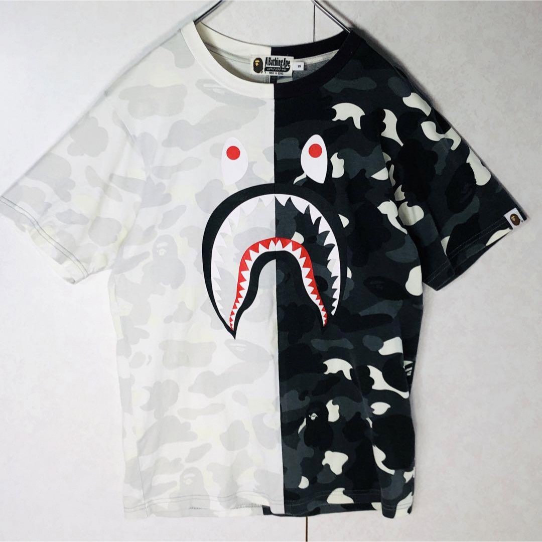 A BATHING APE(アベイシングエイプ)の【人気デザイン】アベイシングエイプ シャークロゴ バイカラー サルカモ 白黒 メンズのトップス(Tシャツ/カットソー(半袖/袖なし))の商品写真