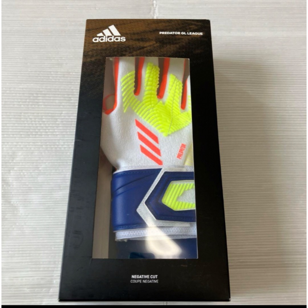 adidas(アディダス)の送料無料 新品 adidas プレデター エッジリーグ GK グローブ 8 スポーツ/アウトドアのサッカー/フットサル(その他)の商品写真