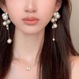 【女子ウケ☆】大ぶり　ピアス　ボリューム　パール　揺れる　デート　ロング(ピアス)