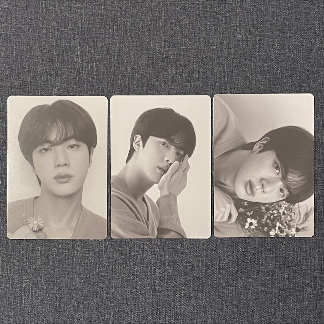 防弾少年団(BTS)(ボウダンショウネンダン)のBTS MONOCHROME POPUP JIN ジン ミニフォトカード エンタメ/ホビーのCD(K-POP/アジア)の商品写真