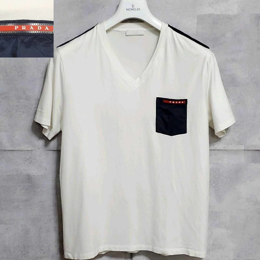 PRADA(プラダ)の美品 XL プラダ ラバータグ VネックTシャツ 白 胸元ポケット ワンポイント メンズのトップス(Tシャツ/カットソー(半袖/袖なし))の商品写真