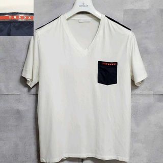 プラダ(PRADA)の美品 XL プラダ ラバータグ VネックTシャツ 白 胸元ポケット ワンポイント(Tシャツ/カットソー(半袖/袖なし))