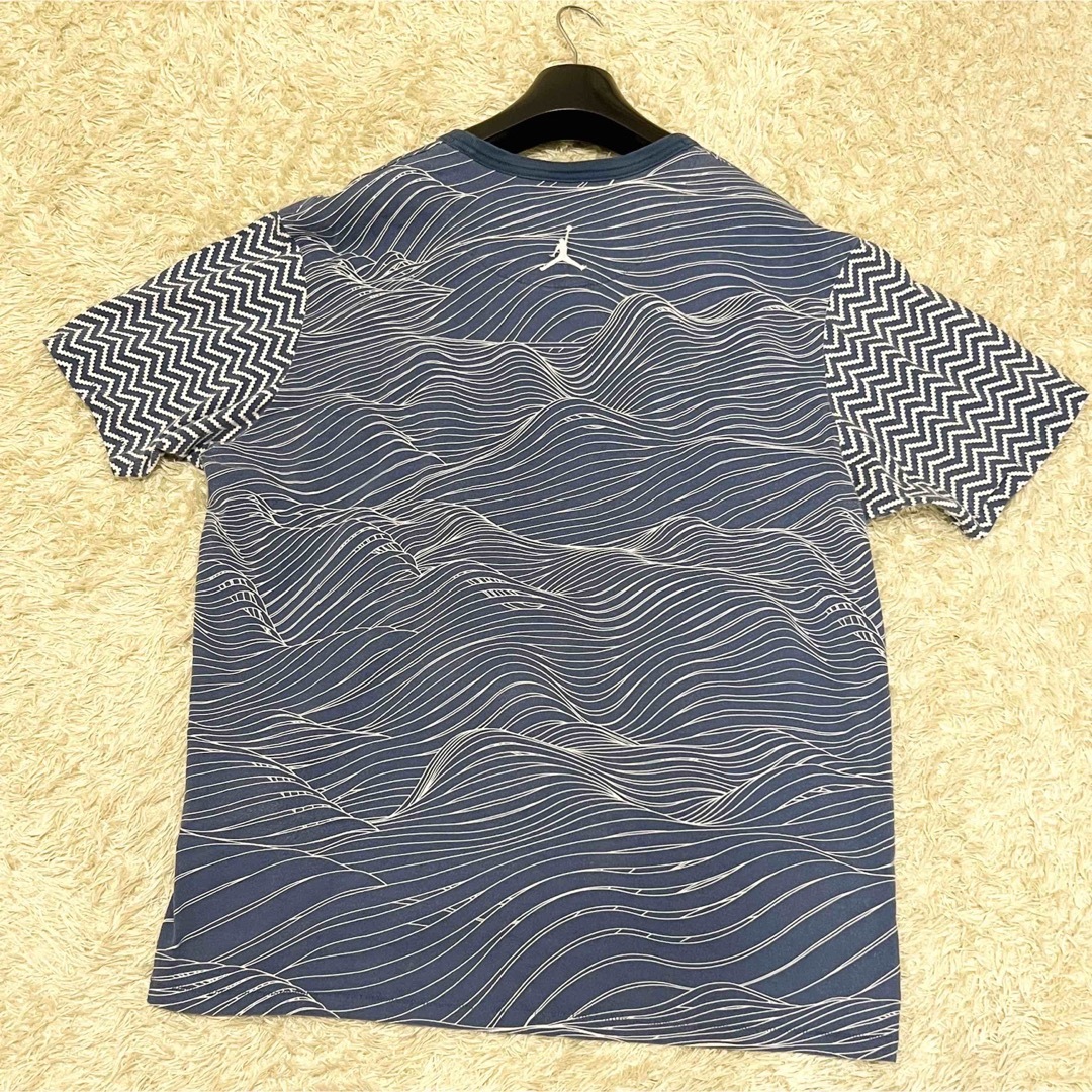 Jordan Brand（NIKE）(ジョーダン)の【お値下げ歓迎、即日発送】ジョーダン　ナイキ　Tシャツ　総柄　希少デザイン　美品 メンズのトップス(Tシャツ/カットソー(半袖/袖なし))の商品写真