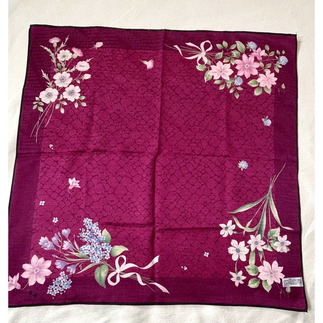 NINA RICCI - Nina Ricci 高級感 シルク混 大判ハンカチーフ 赤 NINA RICCI - Nina Ricci 高級感 シルク混 大判ハンカチーフ 赤