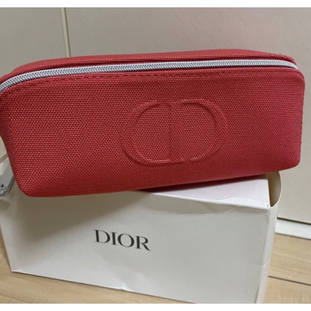 Christian Dior(クリスチャンディオール)の未使用Dior ディオール  ノベルティポーチ レディースのファッション小物(ポーチ)の商品写真