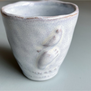 Yarnnakarn 陶器のカップ　鳥(グラス/カップ)