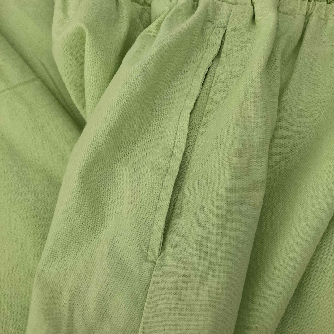 パステルグリーン ミモレ丈 スカート レディースのスカート(ひざ丈スカート)の商品写真