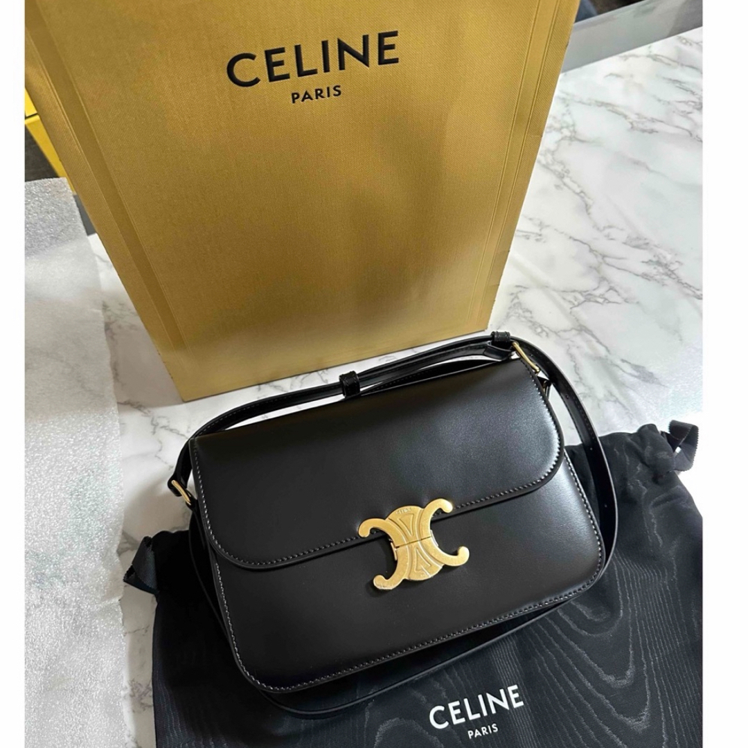 celine(セリーヌ)のセリーヌトリオンフバッグ♡新品未使用品 レディースのバッグ(ショルダーバッグ)の商品写真