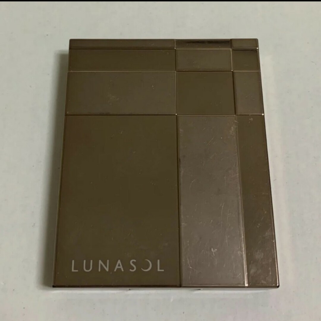 LUNASOL(ルナソル)のルナソル　オーロライズアイズ　02 アイシャドウ コスメ/美容のベースメイク/化粧品(アイシャドウ)の商品写真