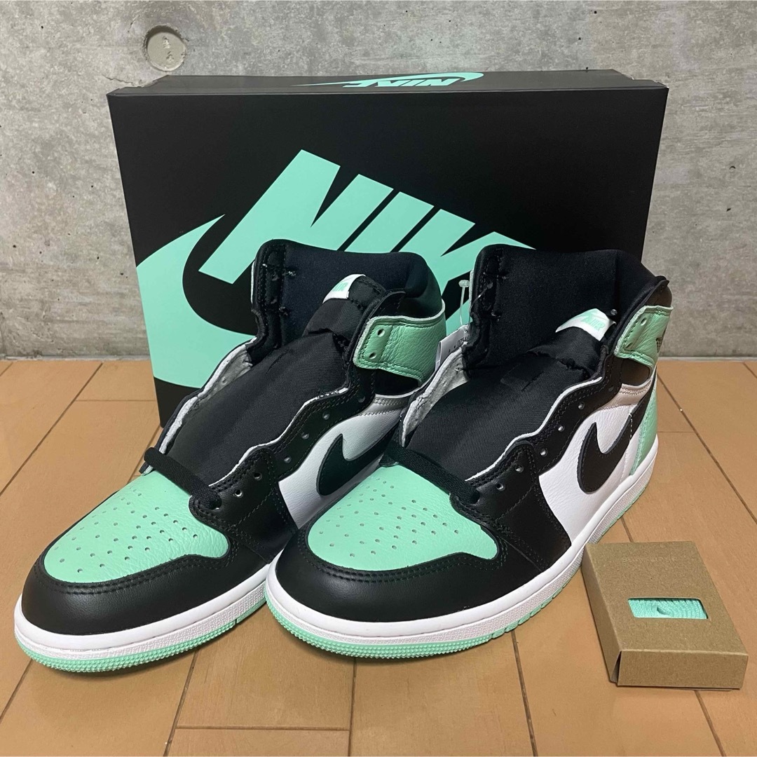 NIKE(ナイキ)の新品 NIKE AIR JORDAN 1 HIGH OG Green Glow メンズの靴/シューズ(スニーカー)の商品写真