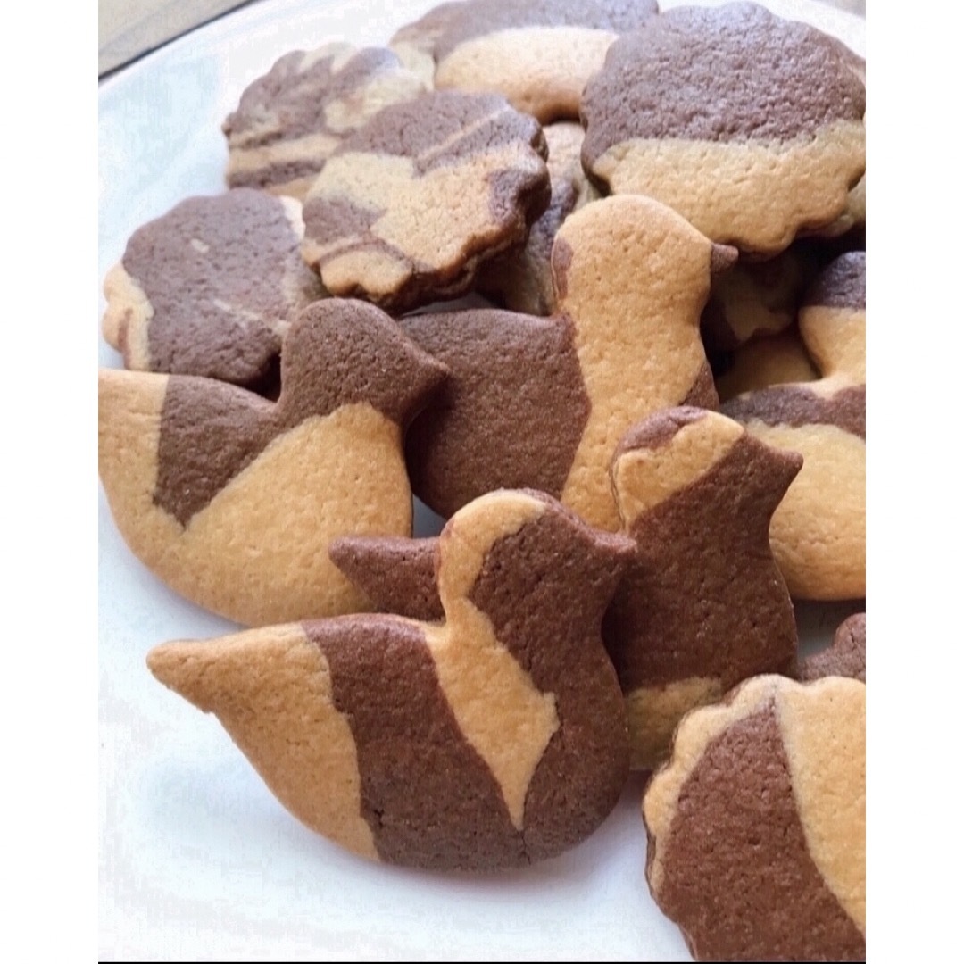 手作りクッキー♡チョコマーブルクッキーとチョコレートクッキーのセット 食品/飲料/酒の食品(菓子/デザート)の商品写真