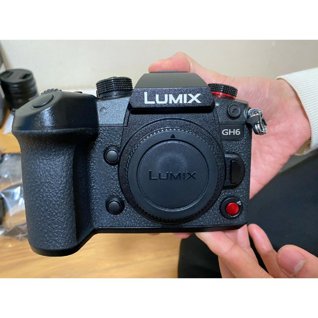 Panasonic(パナソニック)のPanasonic ミラーレス一眼レフカメラ LUMIX DC-GH6-K スマホ/家電/カメラのカメラ(ミラーレス一眼)の商品写真