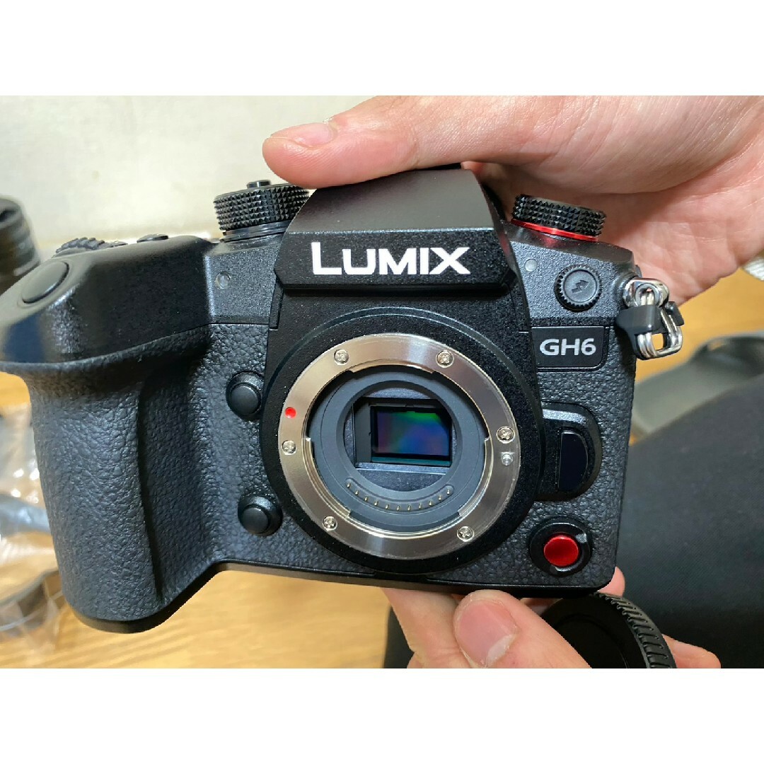 Panasonic(パナソニック)のPanasonic ミラーレス一眼レフカメラ LUMIX DC-GH6-K スマホ/家電/カメラのカメラ(ミラーレス一眼)の商品写真