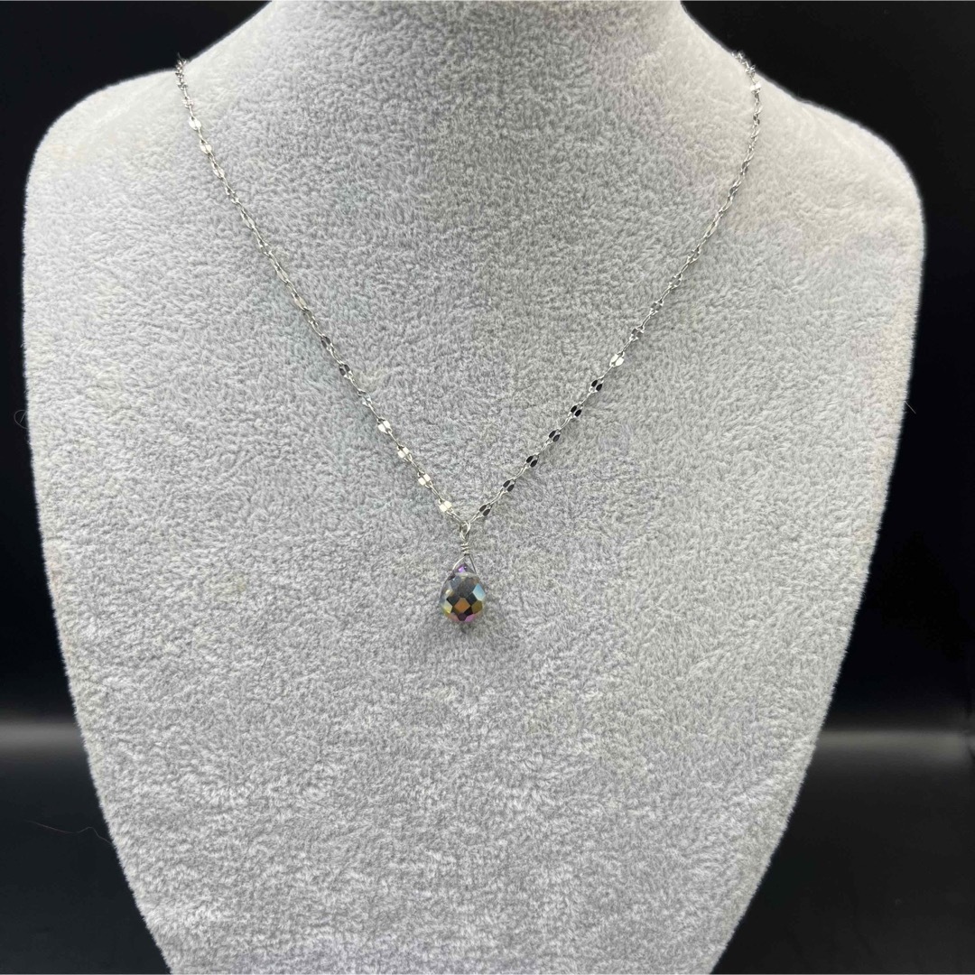 ドロップカット　ガラスビーズ　ロジウムチェーン　ネックレス ハンドメイドのアクセサリー(ネックレス)の商品写真