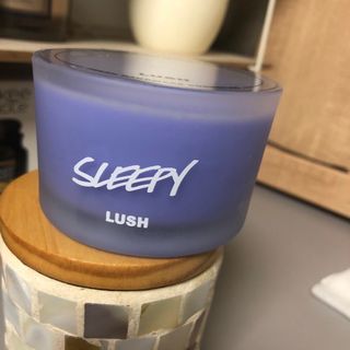 ラッシュ(LUSH)のLUSH SLEEPY キャンドル(キャンドル)