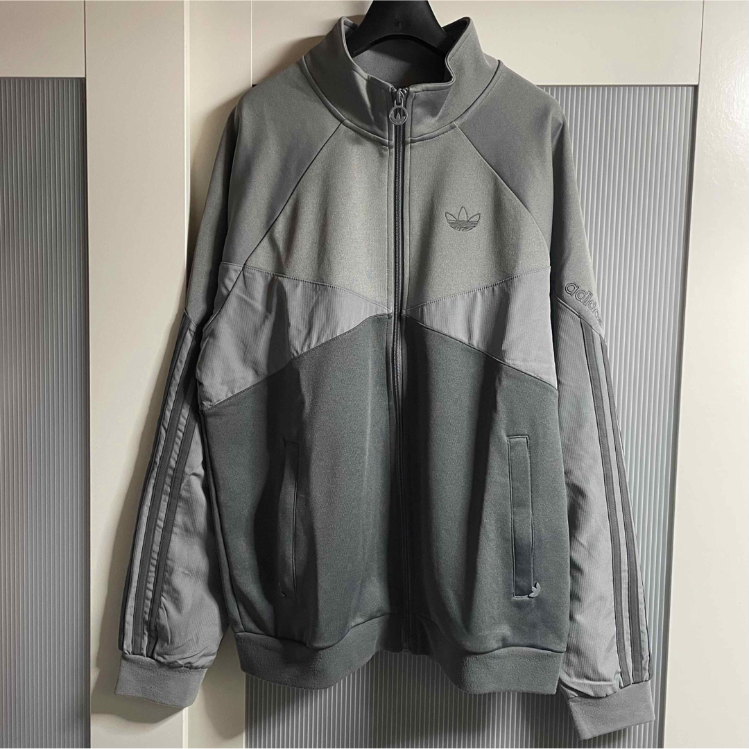 adidas(アディダス)のadidas originals トラックジャケット グレー O(2L) メンズのトップス(ジャージ)の商品写真