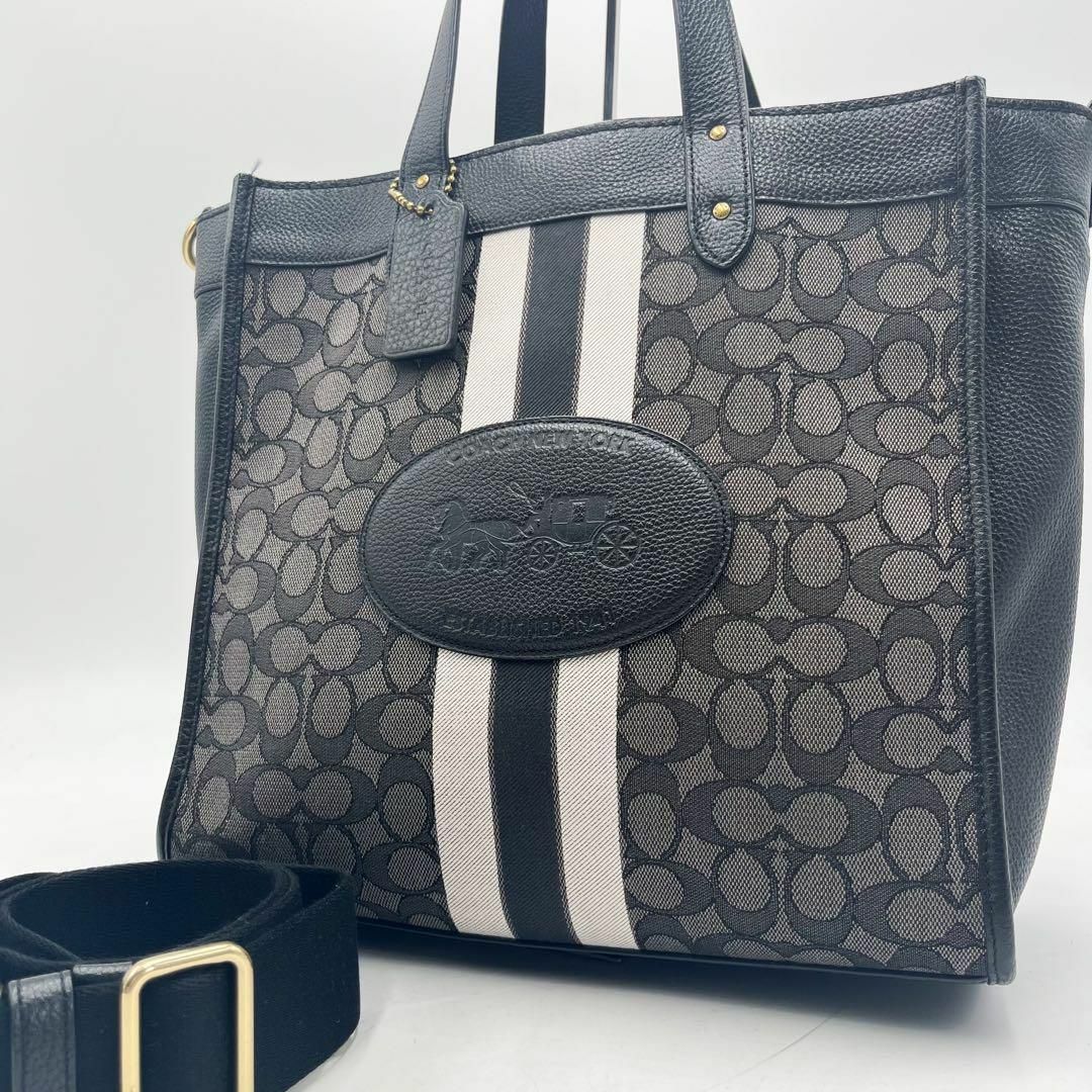 COACH(コーチ)の美品✨ コーチ　ショルダーバッグ フィールドトート シグネチャー　2way レディースのバッグ(ショルダーバッグ)の商品写真