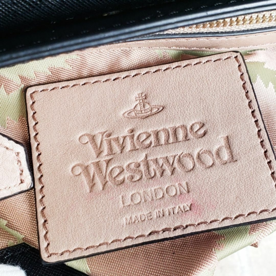 Vivienne Westwood(ヴィヴィアンウエストウッド)の訳有 ヴィヴィアンウエストウッド ☆ オーブ ショルダーバッグ 伊製 ORB 黒 レディースのバッグ(ショルダーバッグ)の商品写真