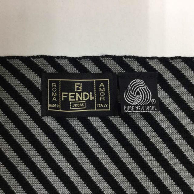 FENDI(フェンディ)のFENDI フェンディ ズッカ柄 マフラー 男女兼用 レディースのファッション小物(マフラー/ショール)の商品写真