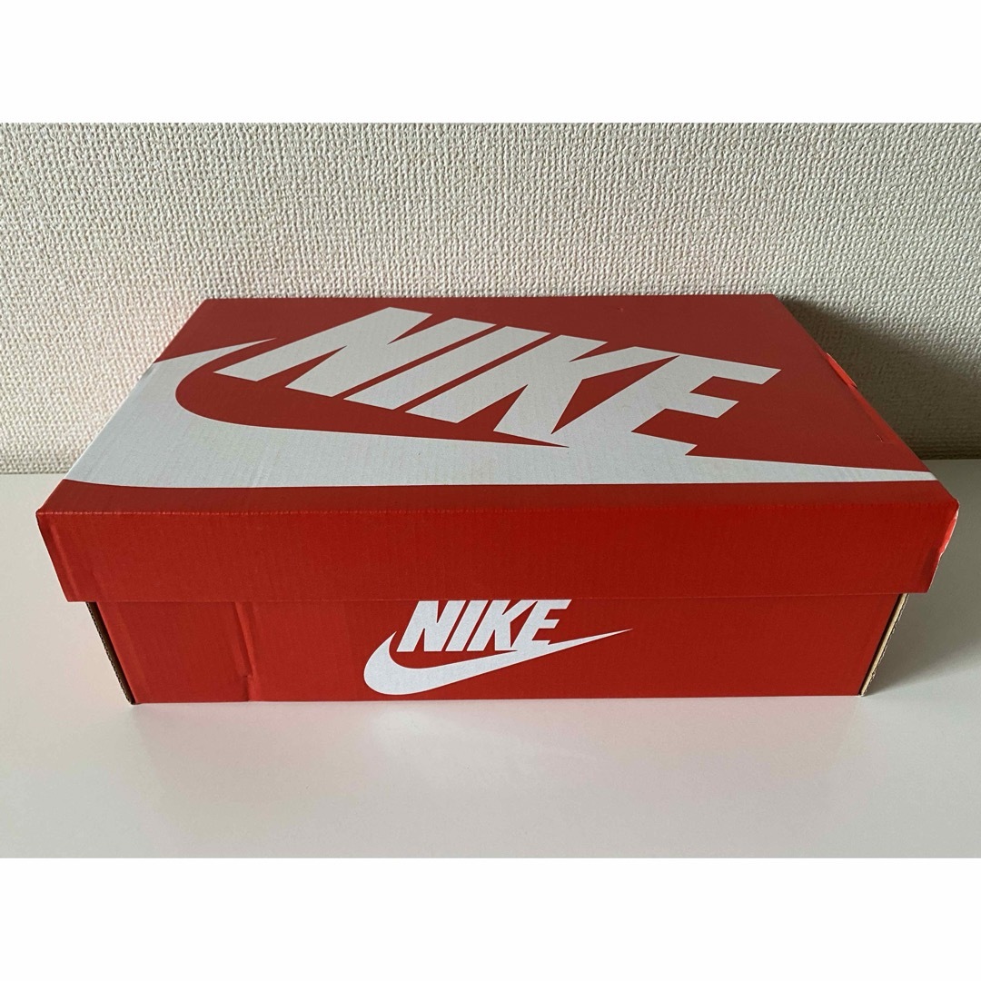 NIKE(ナイキ)のナイキ ウィメンズ ダンク ロー プラチナムバイオレット　新品　26cm レディースの靴/シューズ(スニーカー)の商品写真