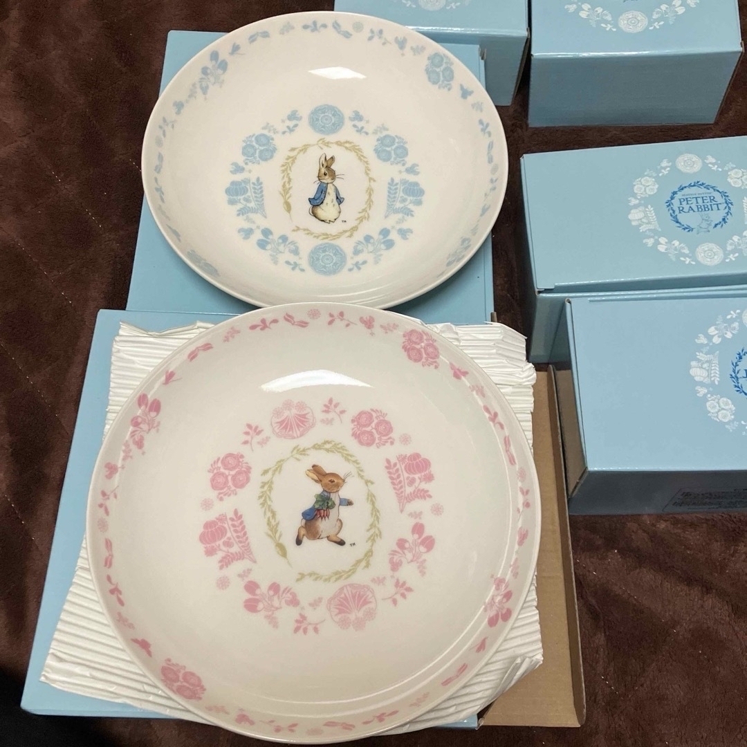 PETER RABBIT（TM）(ピーターラビット)の【新品・未使用】ピーターラビット　食器　山加商店　日本製　12個セット　 インテリア/住まい/日用品のキッチン/食器(食器)の商品写真