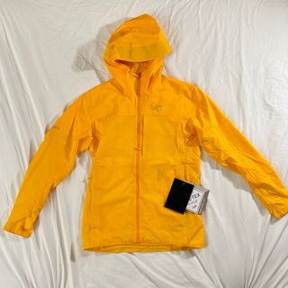 アークテリクス(ARC'TERYX)のアークテリクス/プロトンハイブリッドフーディメンズジャケットSサイズ未使用品(登山用品)