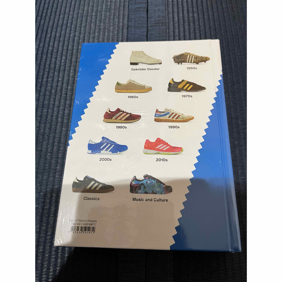 値下げ不可 Taschen The Adidas Archive Edition エンタメ/ホビーの本(アート/エンタメ)の商品写真