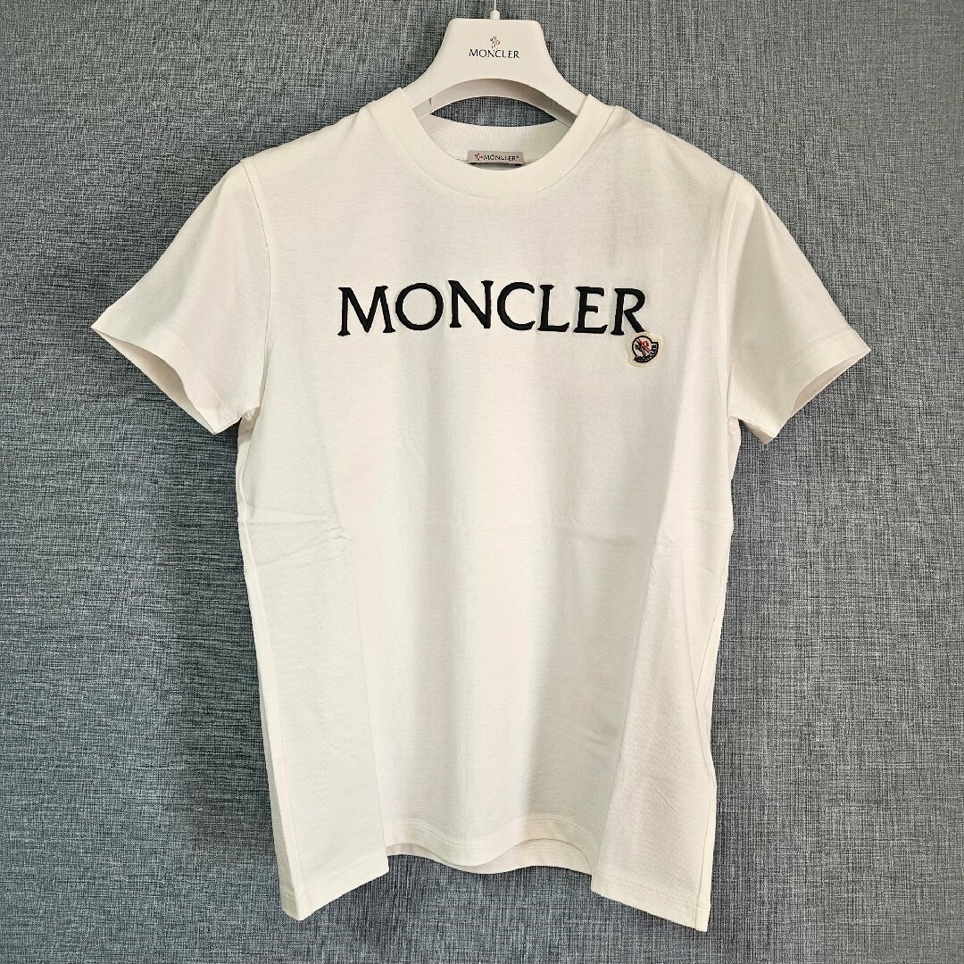 MONCLER(モンクレール)の【新品未使用】MONCLER ロゴ刺繍 コットン Tシャツ レディースのトップス(Tシャツ(半袖/袖なし))の商品写真