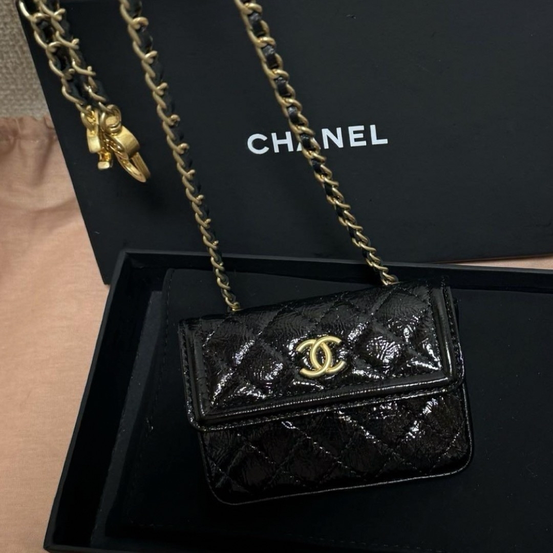 CHANEL(シャネル)のシャネル　ブラック　ミニバッグ　チェーンウエストバッグ レディースのバッグ(ショルダーバッグ)の商品写真