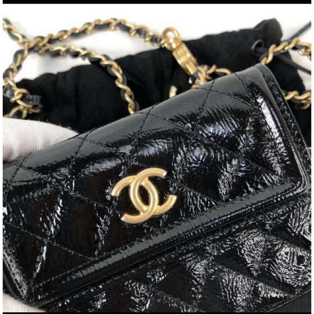 CHANEL(シャネル)のシャネル　ブラック　ミニバッグ　チェーンウエストバッグ レディースのバッグ(ショルダーバッグ)の商品写真