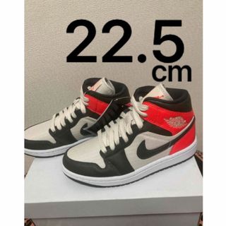 ナイキ(NIKE)のWMNS AIR JORDAN 1 MID SE  (スニーカー)