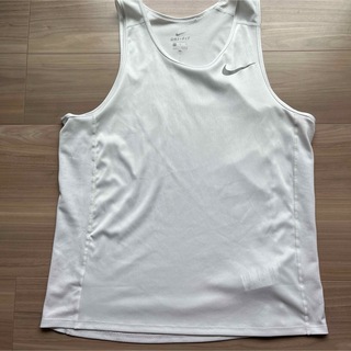 ナイキ(NIKE)のNIKE タンクトップ　XL タンクトップ ホワイト ノースリーブ(Tシャツ/カットソー(半袖/袖なし))