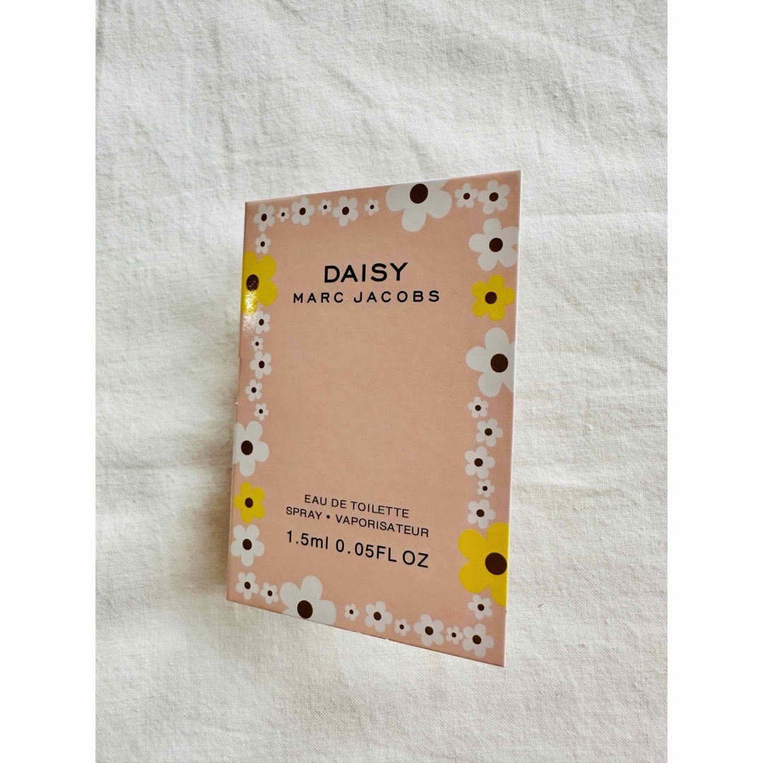 MARC JACOBS(マークジェイコブス)のMARC JACOBS DAISY ミニ香水　まとめ売り300円 コスメ/美容の香水(香水(女性用))の商品写真